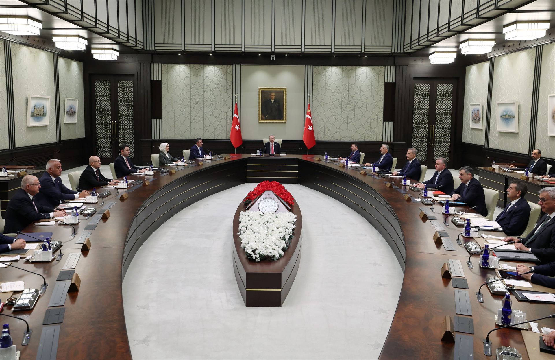 Kabine toplandı: Gündemde fon soruşturması ve yatırımcı ödemeleri var