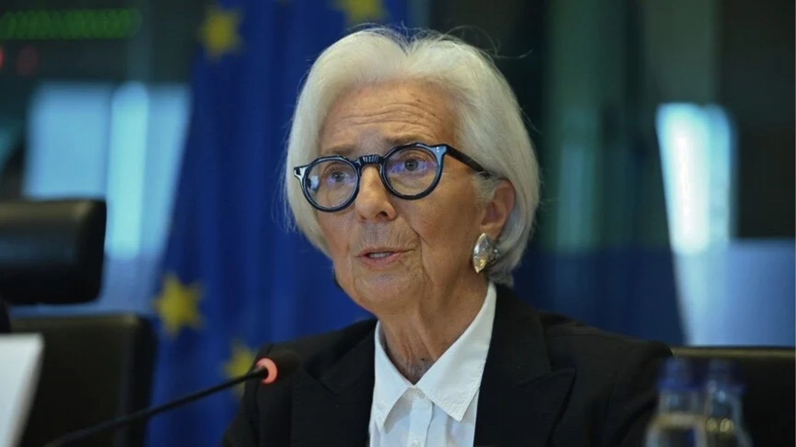 Lagarde’dan faiz ve enflasyon mesajı: ECB aralık ayını bekliyor