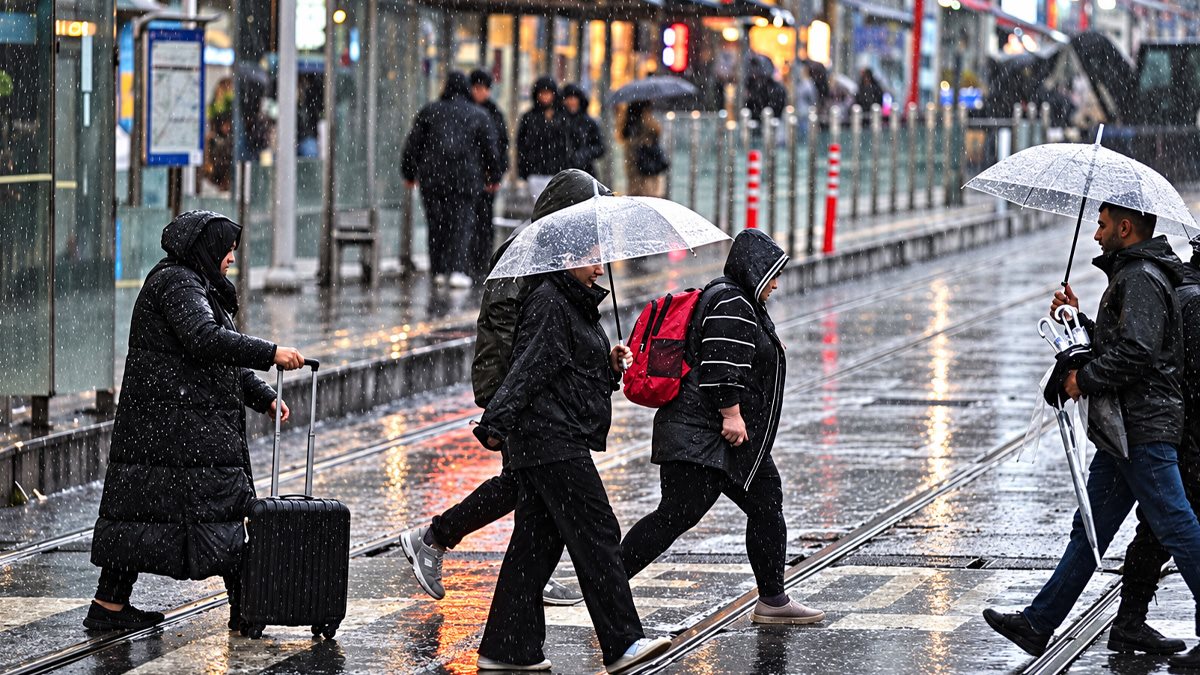 Meteoroloji 9 il için sarı alarm verdi: İstanbul'da 5 ilçeye kuvvetli yağış uyarısı