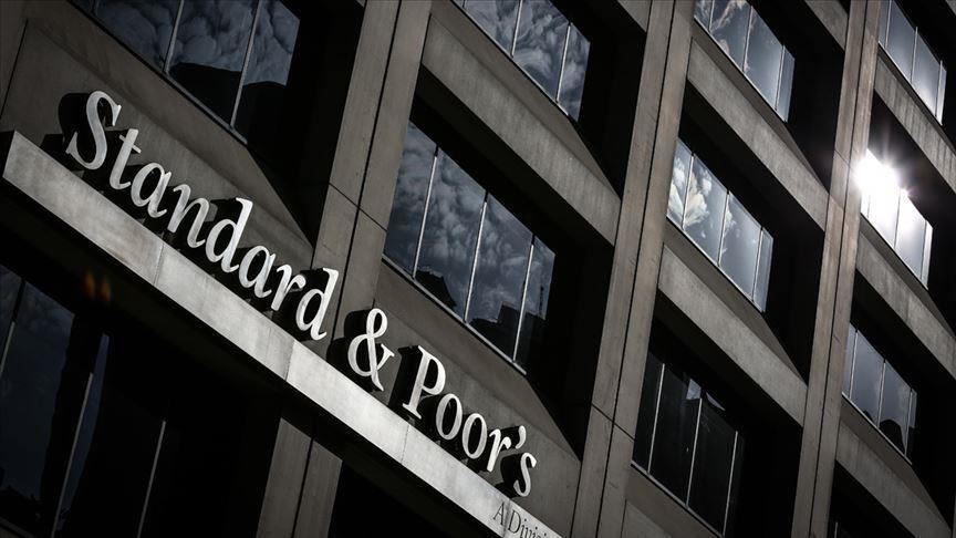 S&P DÜŞEN PETROL FİYATLARI NEDENİYLE 14 ÜLKENİN KREDİ NOTUNU GÖZDEN GEÇİRDİ