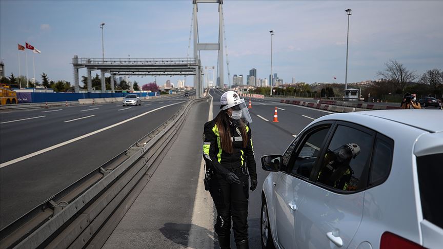 İÇİŞLERİ BAKANLIĞI: SOKAĞA ÇIKMA KISITLAMASINA UYMAYAN 35 BİN 422 KİŞİYE İŞLEM UYGULANDI