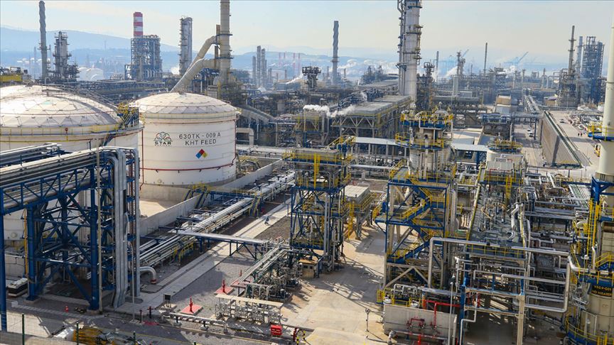 API petrol stokları analistlerin beklentilerinin aksine arttı, DoE stoklarında düşüş bekleniyor