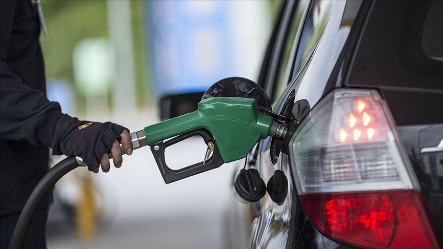 Motorinde zam, benzinde indirim gerçekleşti