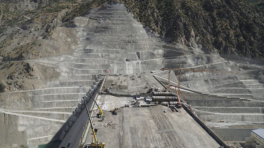 Çetin Barajı'nda enerji üretimi başladı