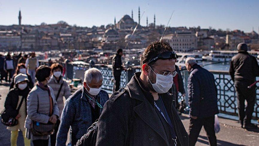 İstanbul’da açık alanlarda maske takma zorunluluğu getirildi