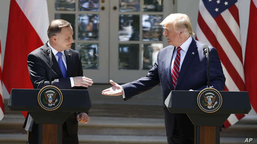TRUMP: ALMANYA’DAKİ ASKERLERİMİZİ POLONYA’YA KAYDIRABİLİRİZ