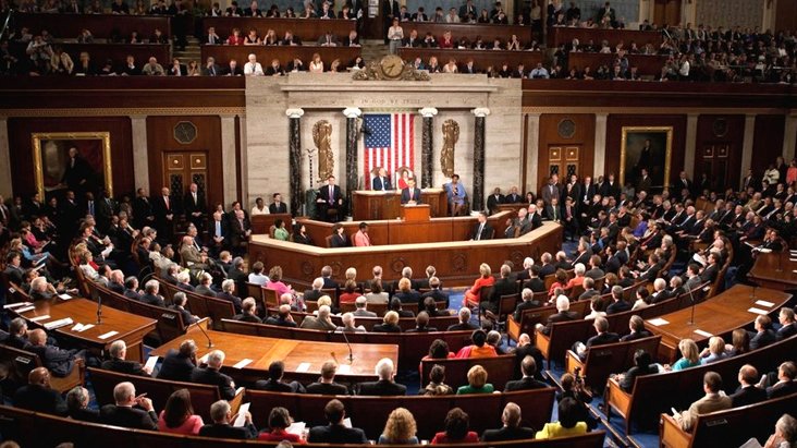 ABD SENATOSU TRUMP’IN AZİL GİRİŞİMİNİN ANAYASAYA UYGUN OLDUĞUNA KARAR VERDİ