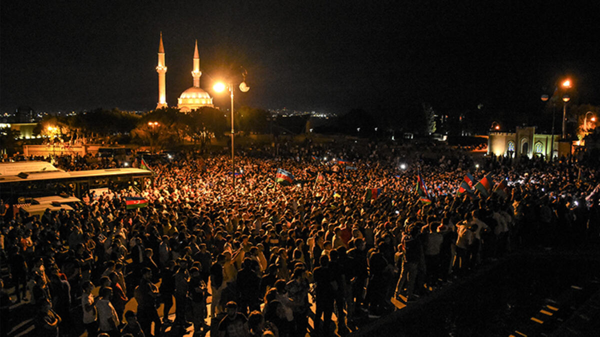 AZERBAYCAN HALKINDAN MECLİS'E SEFERBERLİK TEKLİFİ
