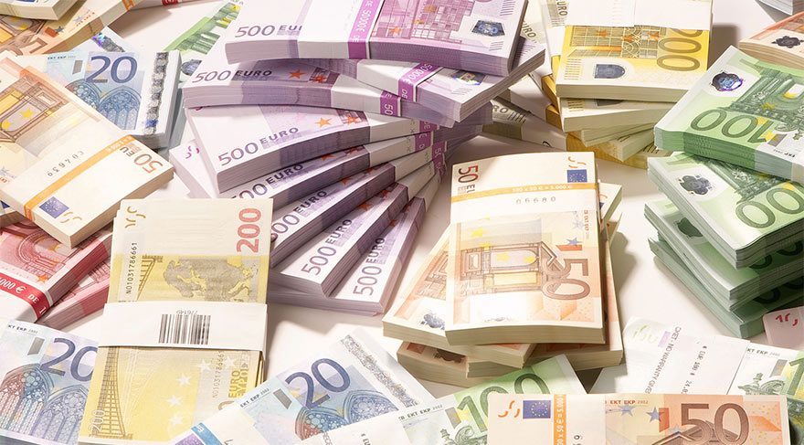 AB, 2027'ye kadar dünya genelinde altyapı, djitalleşme ve iklim projelerine 300 milyar euro yatırım yapacak