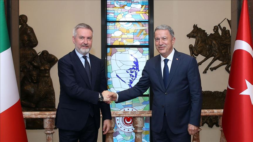 HULUSİ AKAR, İTALYA SAVUNMA BAKANI LORENZO GUERİNİ İLE BİR ARAYA GELDİ