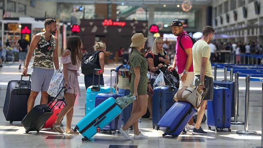ANTALYA'YA GELEN TURİST SAYISI 3 MiLYON 276 BiN 627'YE ULAŞTI