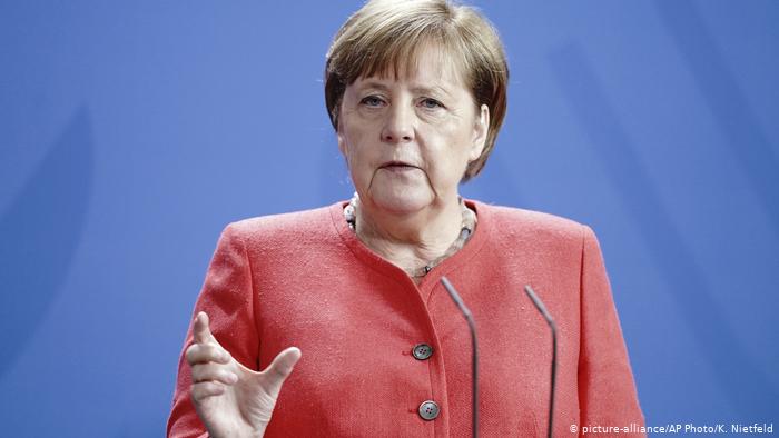 MERKEL: AVRUPA BİRLİĞİ, PUTIN İLE DOĞRUDAN TEMAS KURMALI