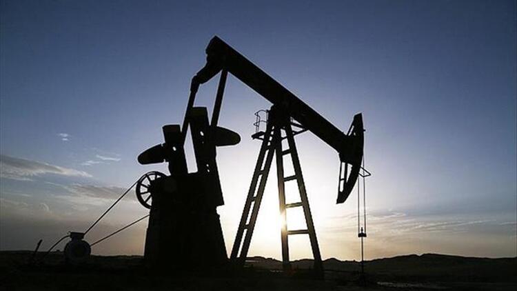 IEA küresel petrol talebindeki artış öngörüsünü yukarı yönlü revize etti