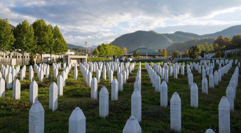 SREBRENİTSA KATLİAMI'NIN ÜZERİNDEN 25 YIL GEÇTİ