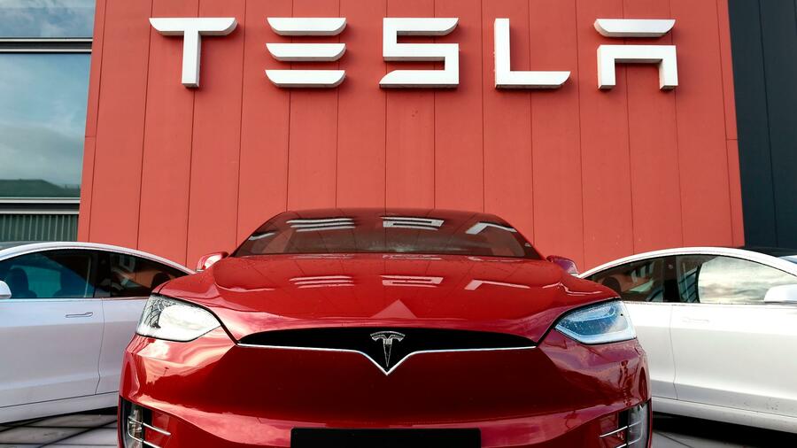 TESLA BU YIL 500 BİN ARAÇ TESLİM HEDEFİNE ULAŞABİLİR