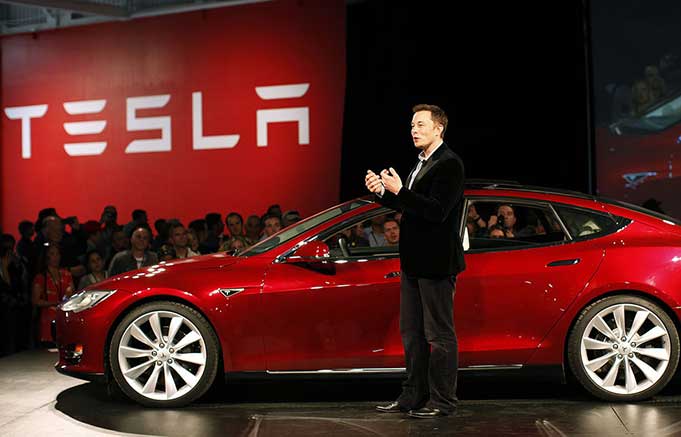 Elon Musk, elindeki Tesla hisselerinin yüzde 10'unu satma planını gerçekleştirdi