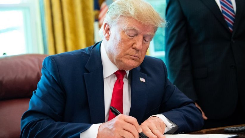 TRUMP: KOVİD-19 YARDIM PAKETİ ÜZERİNDE ANLAŞMAYA İSTEKLİYİZ