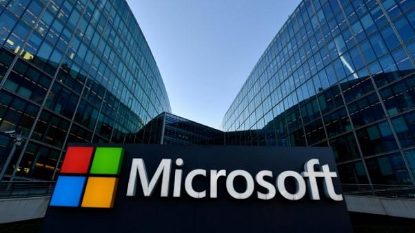 Putin: Microsoft ve Zoom'un nefesi kesilmeli