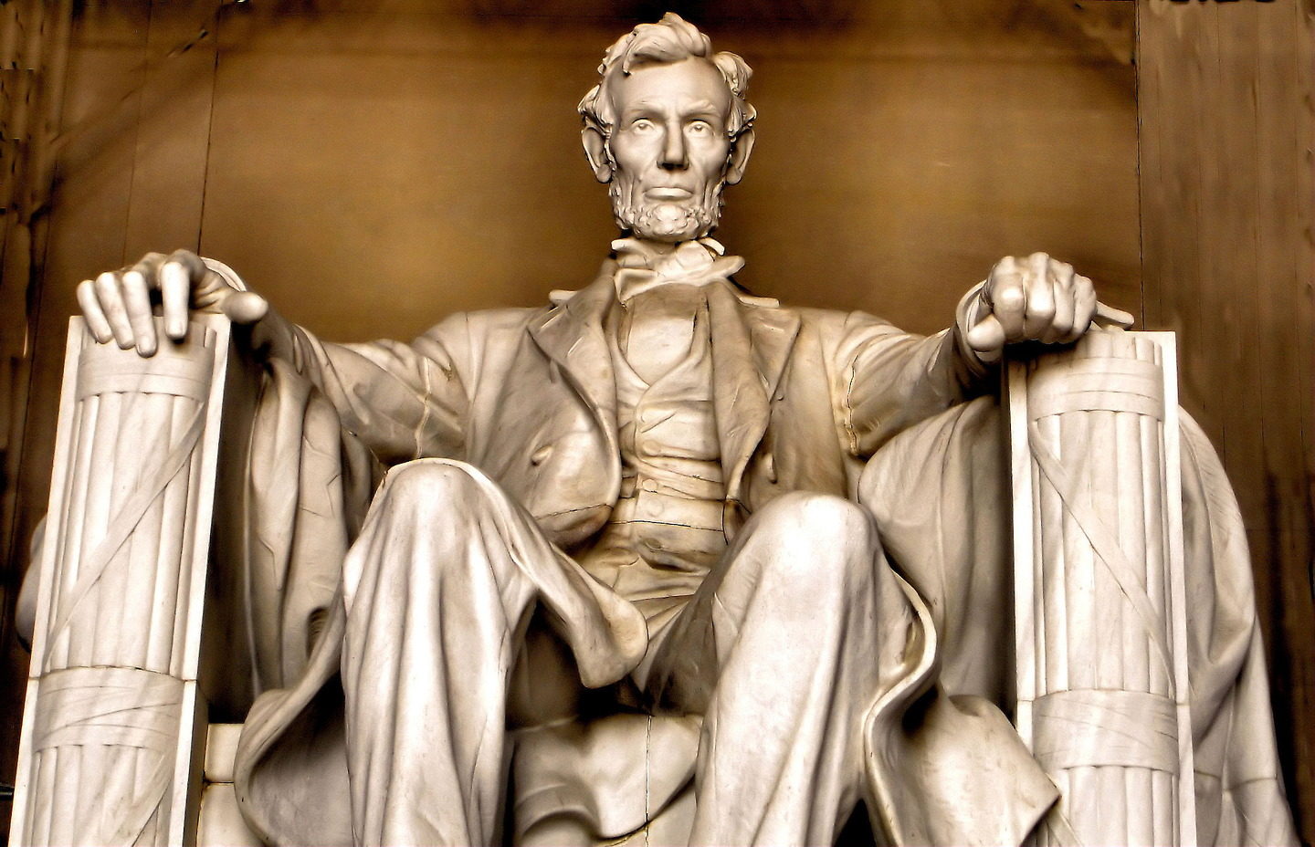 ABRAHAM LINCOLN'ÜN BİR TUTAM SAÇI 81 BİN DOLARA SATILDI