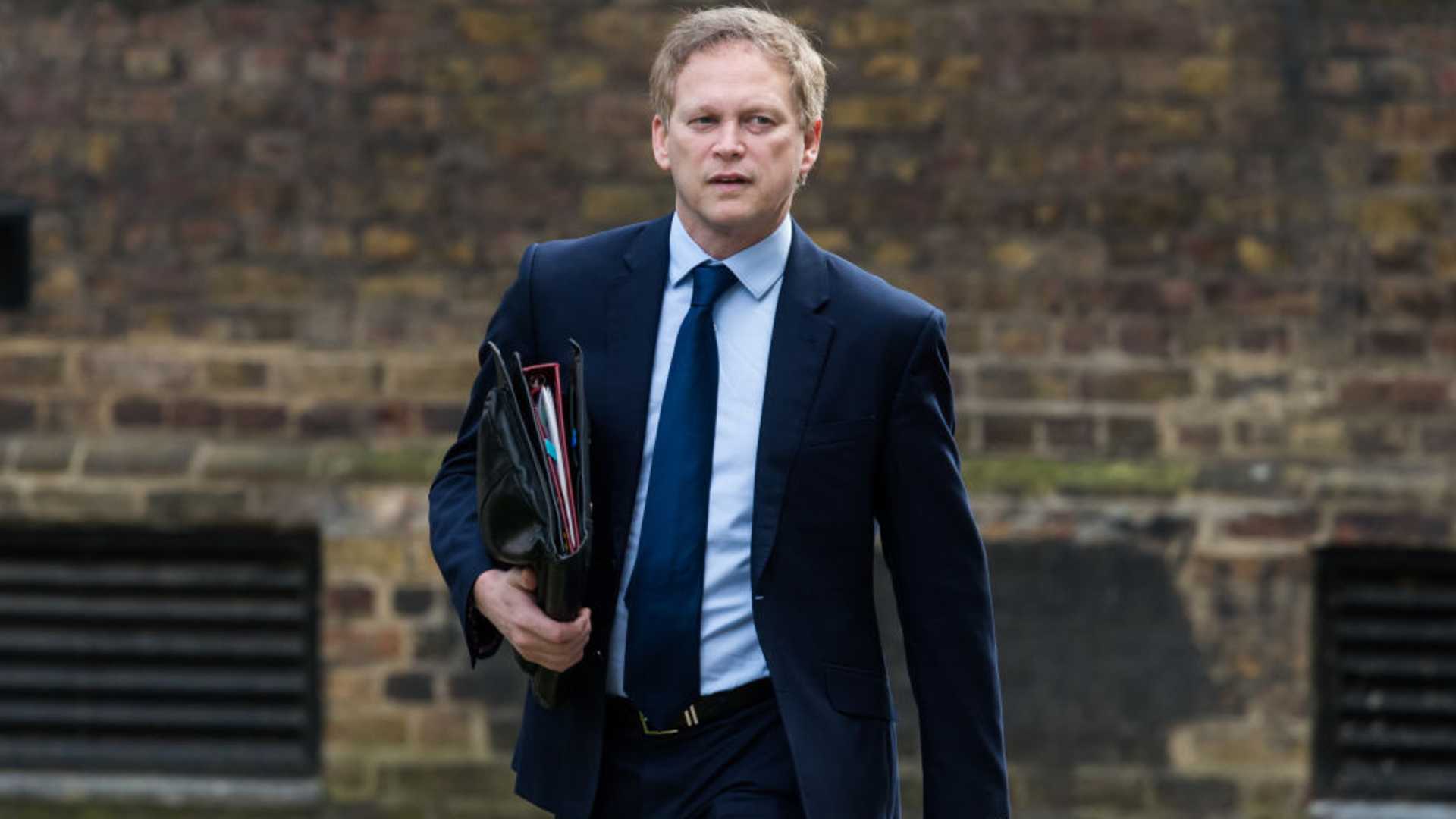 İNGİLTERE ULAŞTIRMA BAKANI: BREXIT KOVİD-19 AŞISI İTHALATINDA GECİKMEYE YOL AÇMAZ