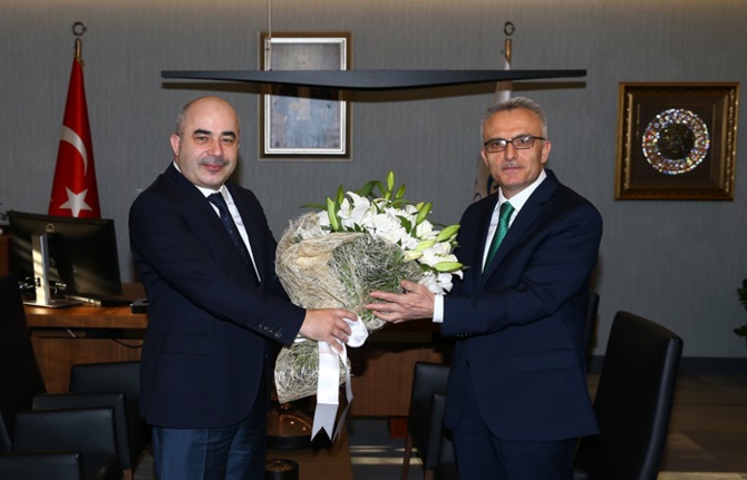 MURAT UYSAL MERKEZ BANKASI BAŞKANLIĞI GÖREVİNİ NACİ AĞBAL'A DEVRETTİ