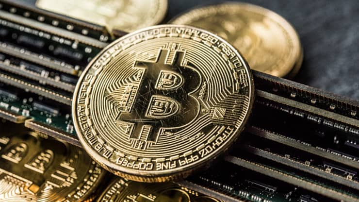 Bitcoin 55.000 doları geçti: Piyasa değeri trilyon dolara ulaştı