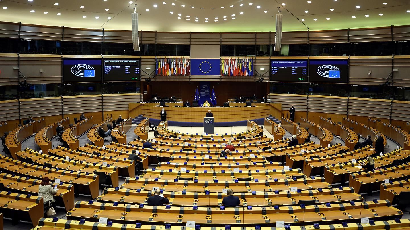 AB KOMİSYONU TOPARLANMA FONUNUN YÜZDE 13'ÜNÜ YAZA KADAR DAĞITILMASI İÇİN ÇALIŞIYOR