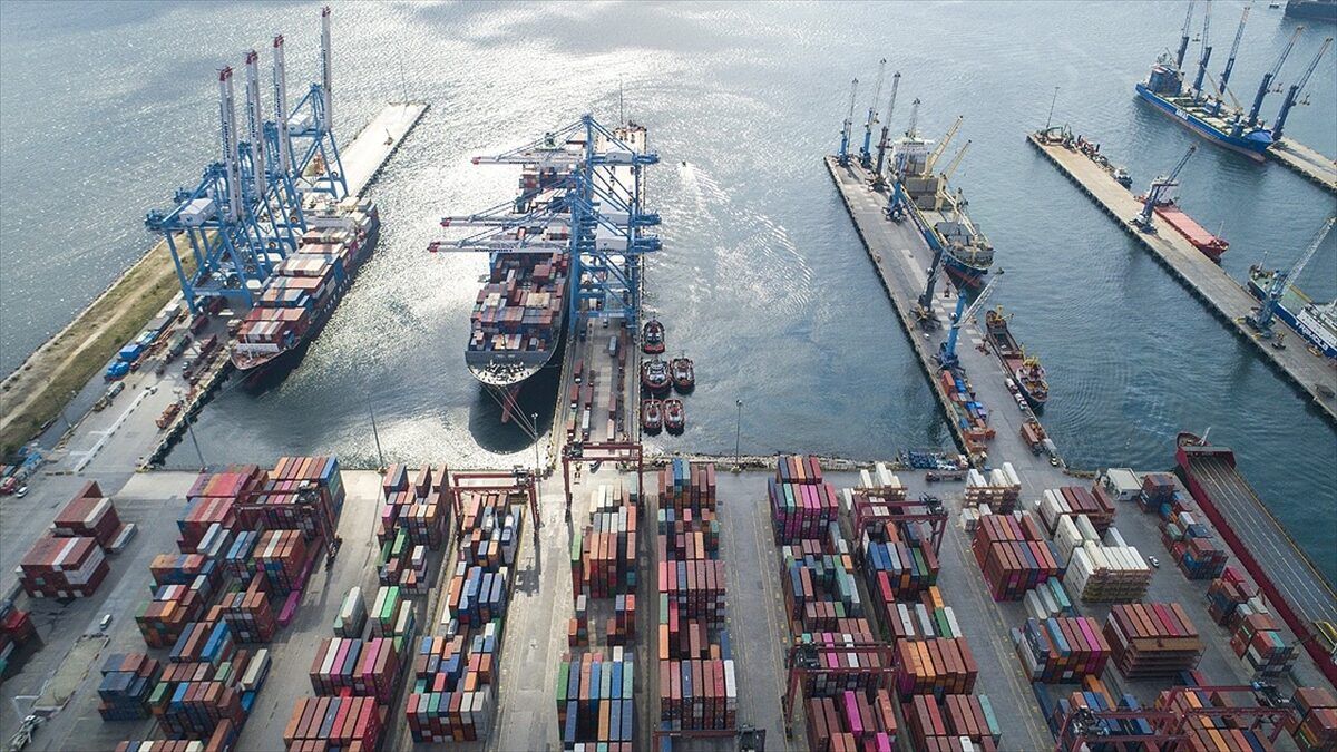 Avrupa'nın dış ticaret dengesi bozuldu: AB mayısta 12,1 milyar euro dış ticaret açığı verdi