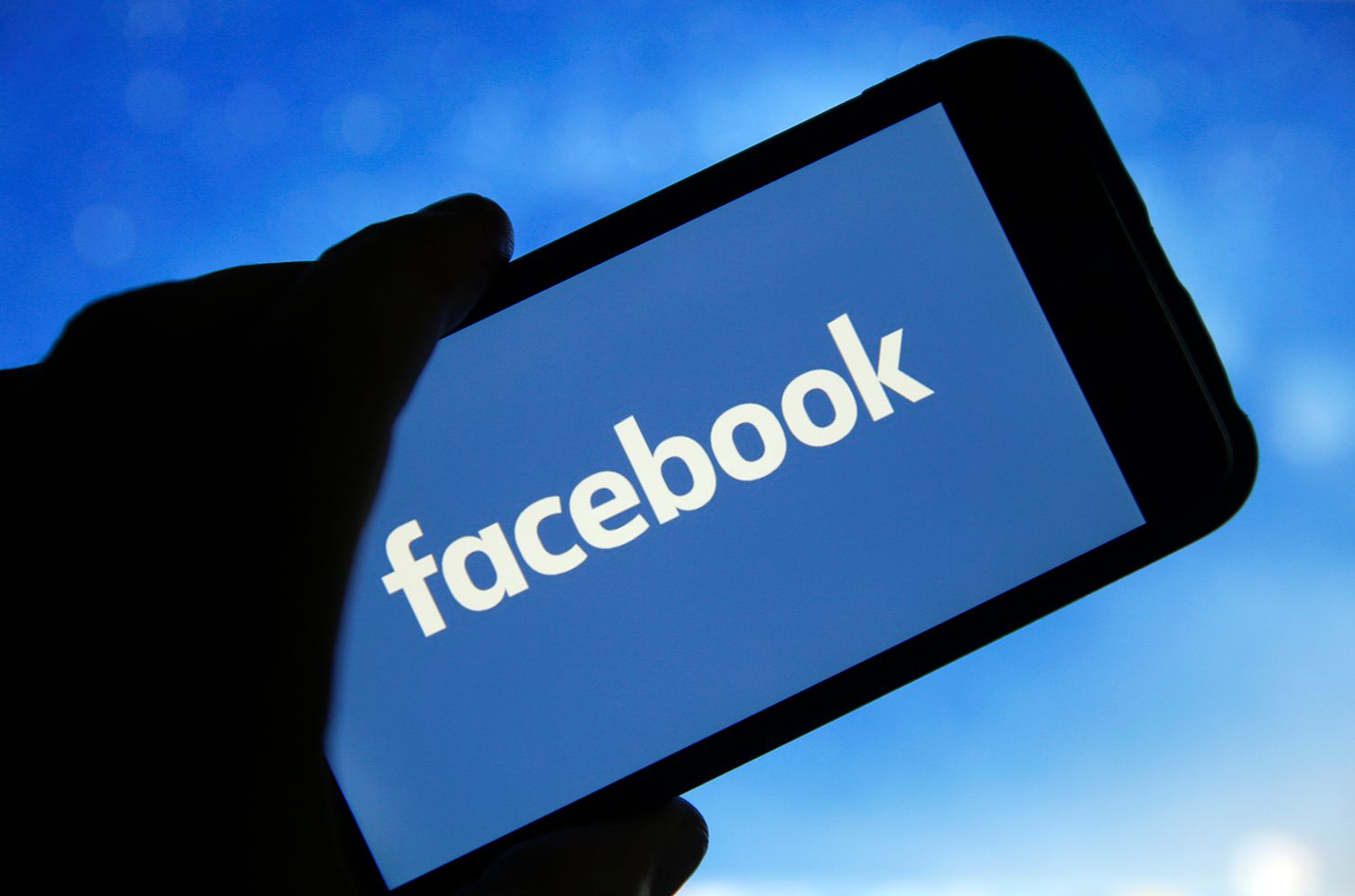 Facebook cirosunu yüzde 35 artırdı, ancak beklentileri yakalayamadı