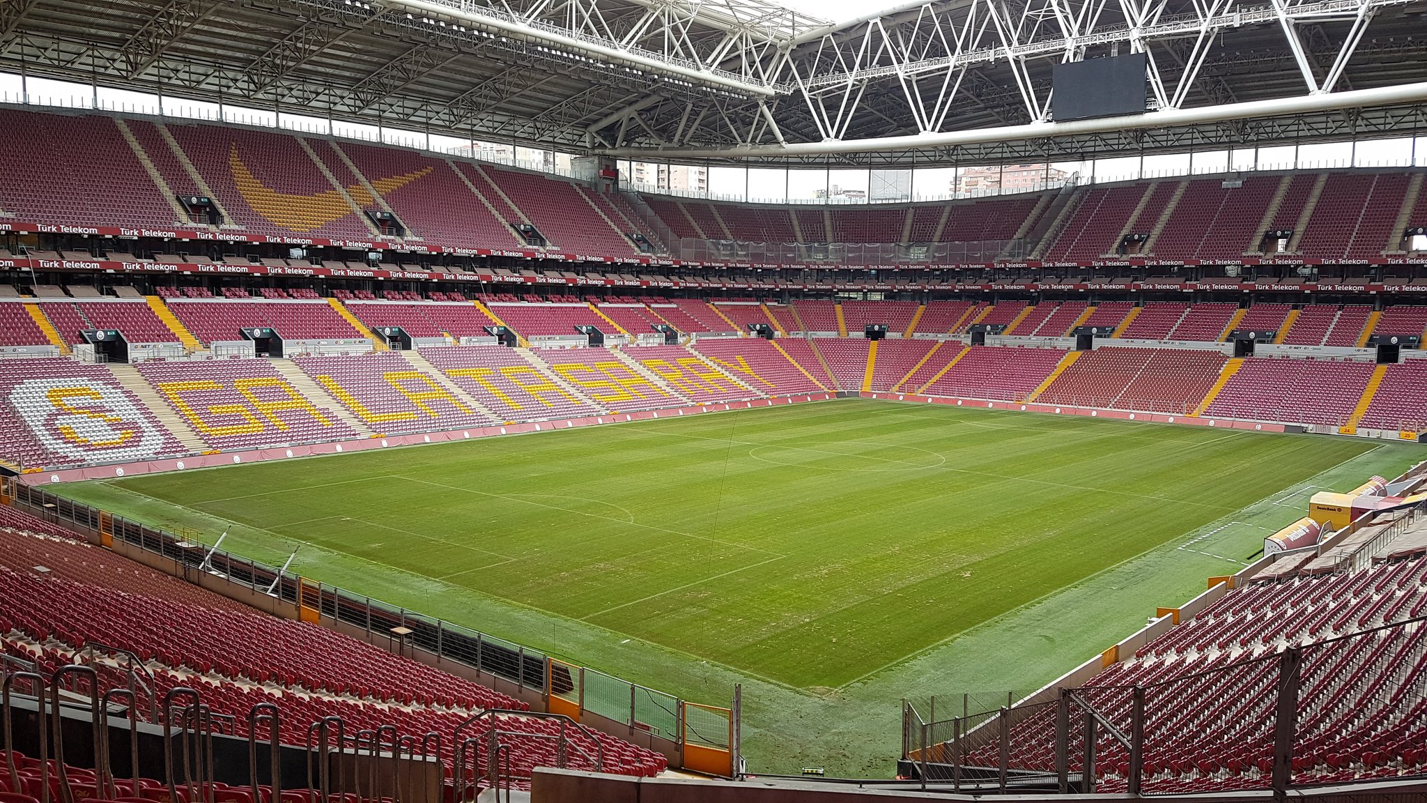 Galatasaray, stadyum ismi sponsorluğu için Nef ile anlaştı