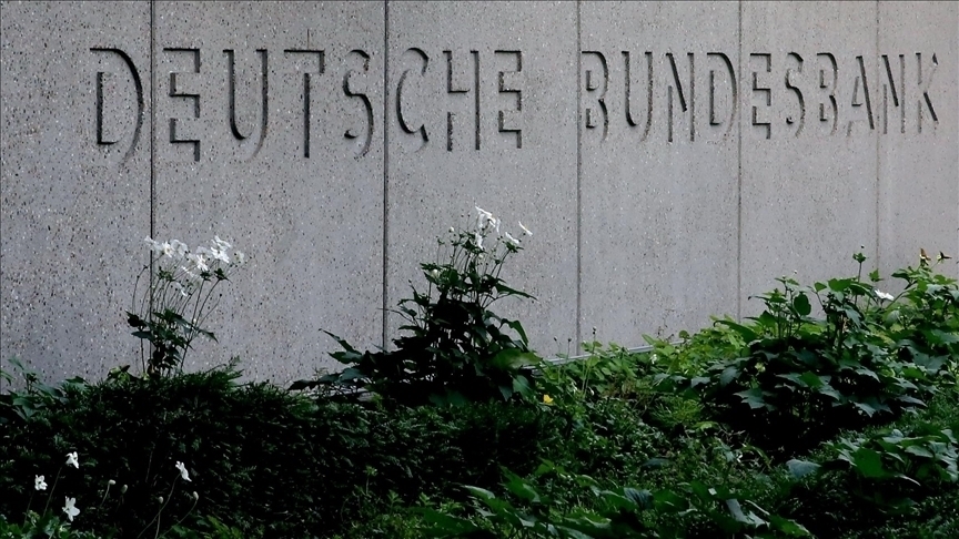 Bundesbank, enflasyonun beklenenden daha uzun süre yüksek seyretmesinden endişe ediyor
