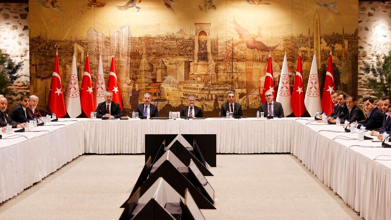 Nebati: Gıda sektörünün fiyat politikalarında cesur adımlar atması konusunda mutabık kaldık