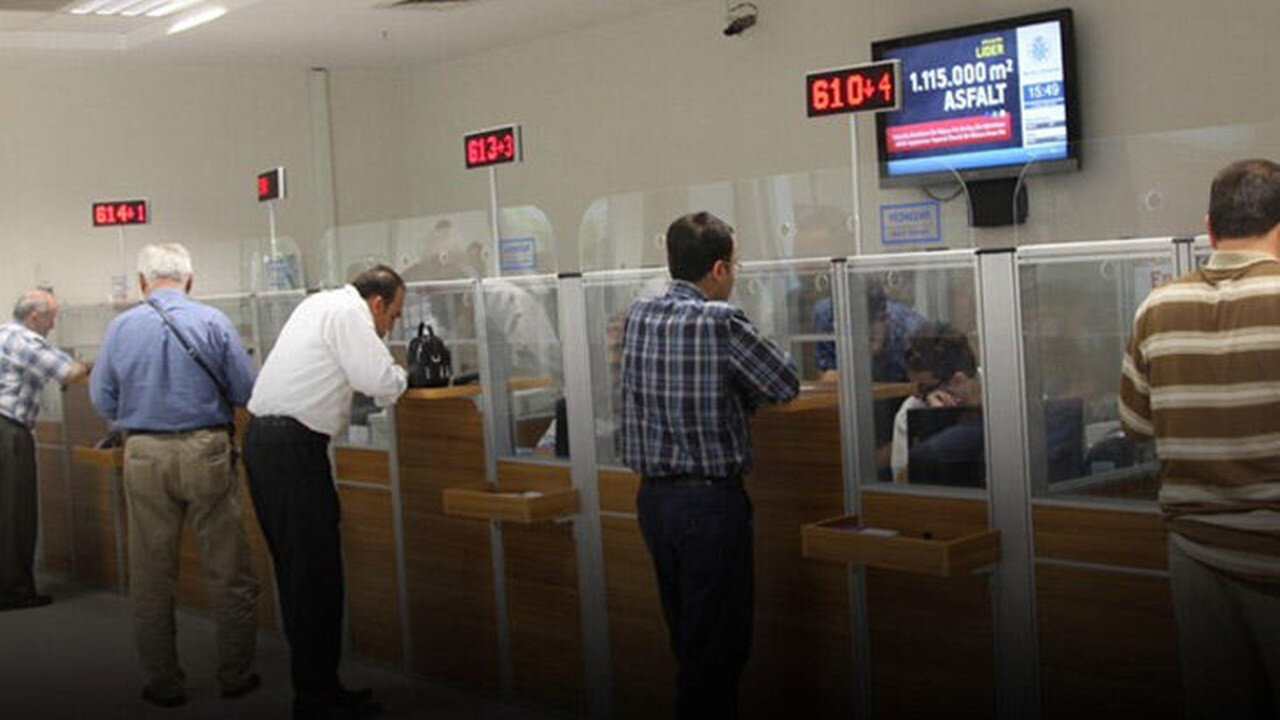 Deprem bölgesindeki 870 banka şubesinden 448'i fiziki hizmet veriyor
