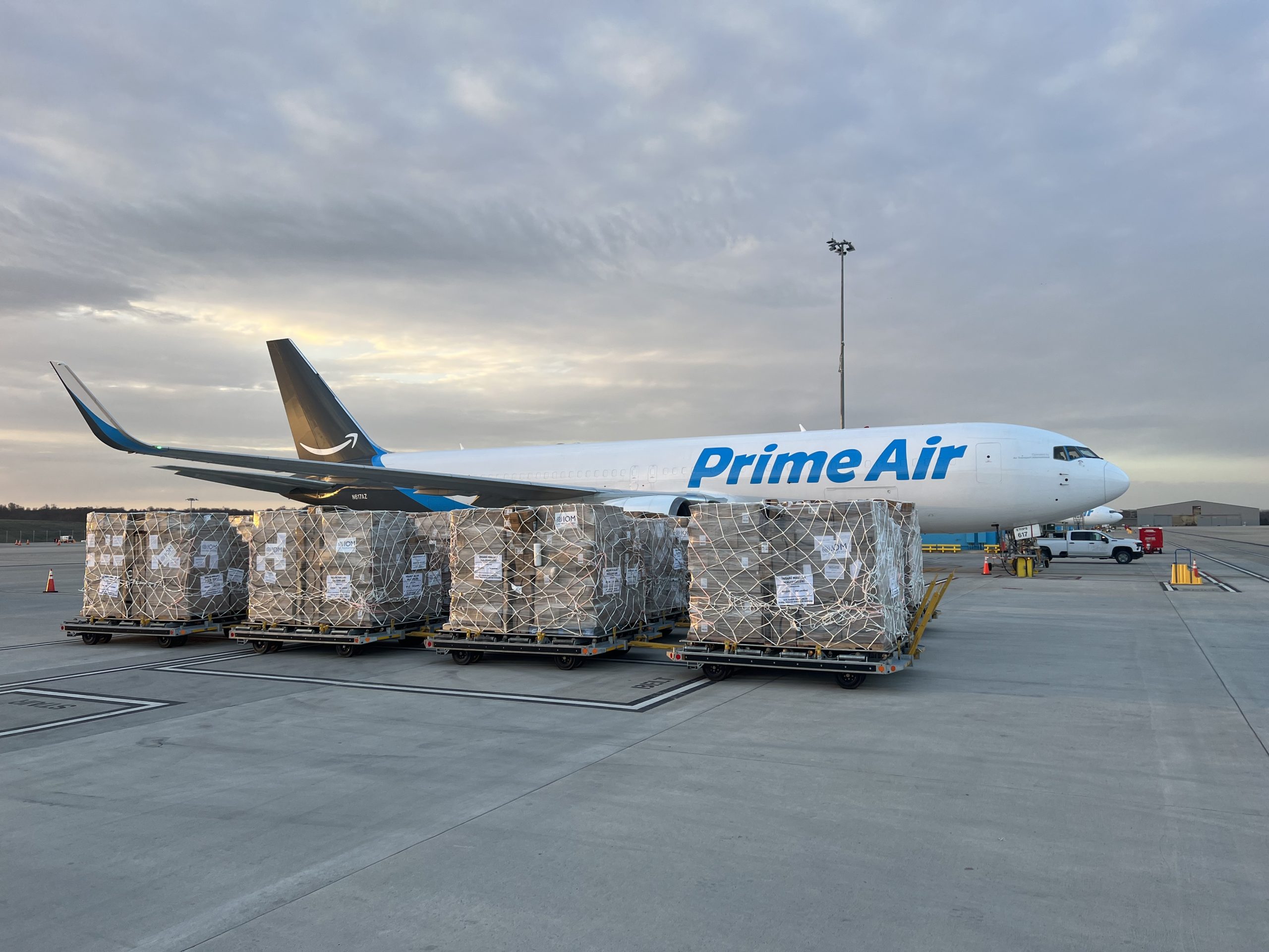 Amazon, deprem bölgelerine yardımlarını sürdürüyor