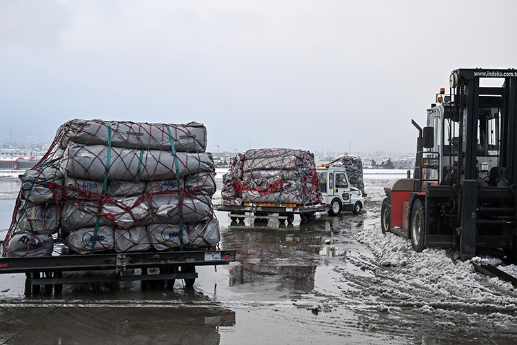 Sabiha Gökçen Havalimanı'ndan sevkiyatlar devam ediyor