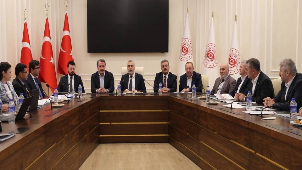 7. Dönem Kamu Toplu Sözleşmesi’nde son kararı Hakem Kurulu verecek
