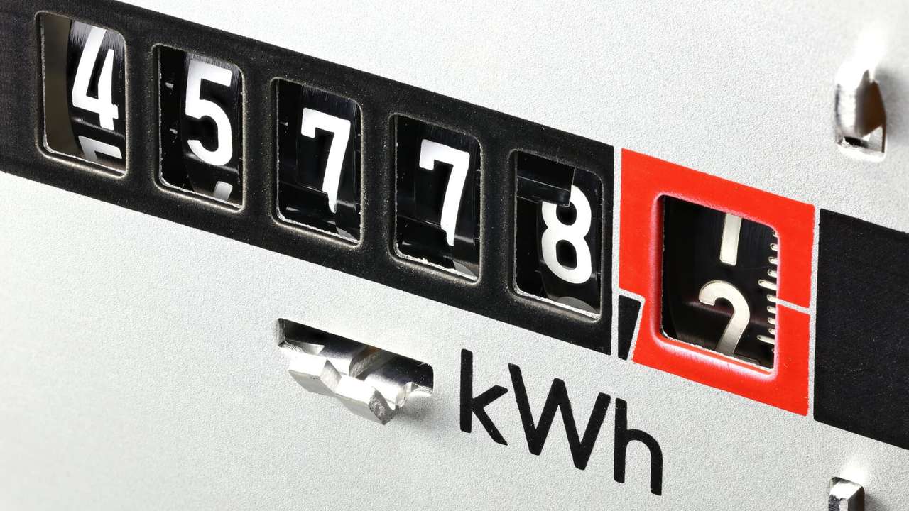 İngiltere'de fiyat sınırı yükseltildi: Tüketicilerin enerji faturaları artacak.