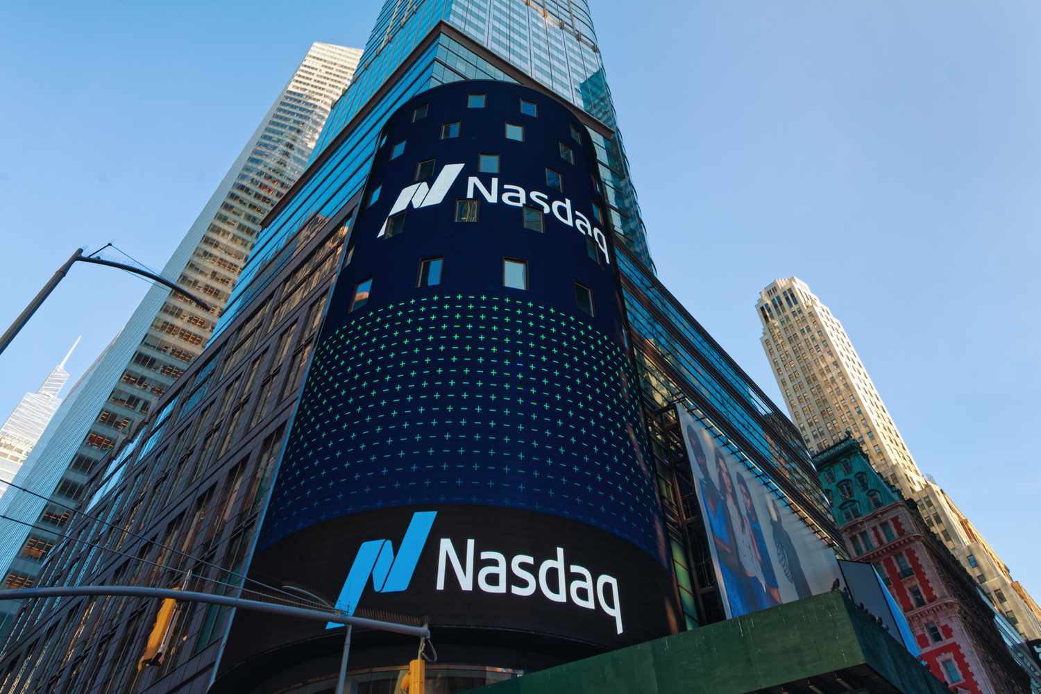 Nasdaq’ın tarihi kazançlarının ardından teknoloji hisselerinde düşüş yaşandı