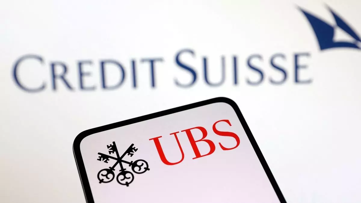 UBS, Credit Suisse'in çöküşünden önce anlaşma yapanları elinde tutmak için ödediği yüz milyonlarca nakit ikramiyeyi geri alma çabalarını hızlandırdı