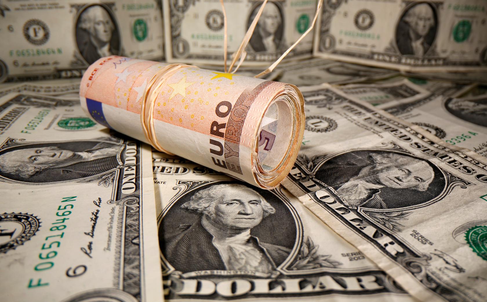 Euro/dolar paritesi marttan beri en yüksek seviyeye yükseldi