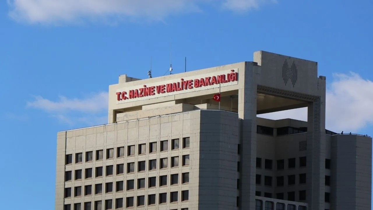 Bütçe ağustos ayında 129,6 milyar TL açık verdi