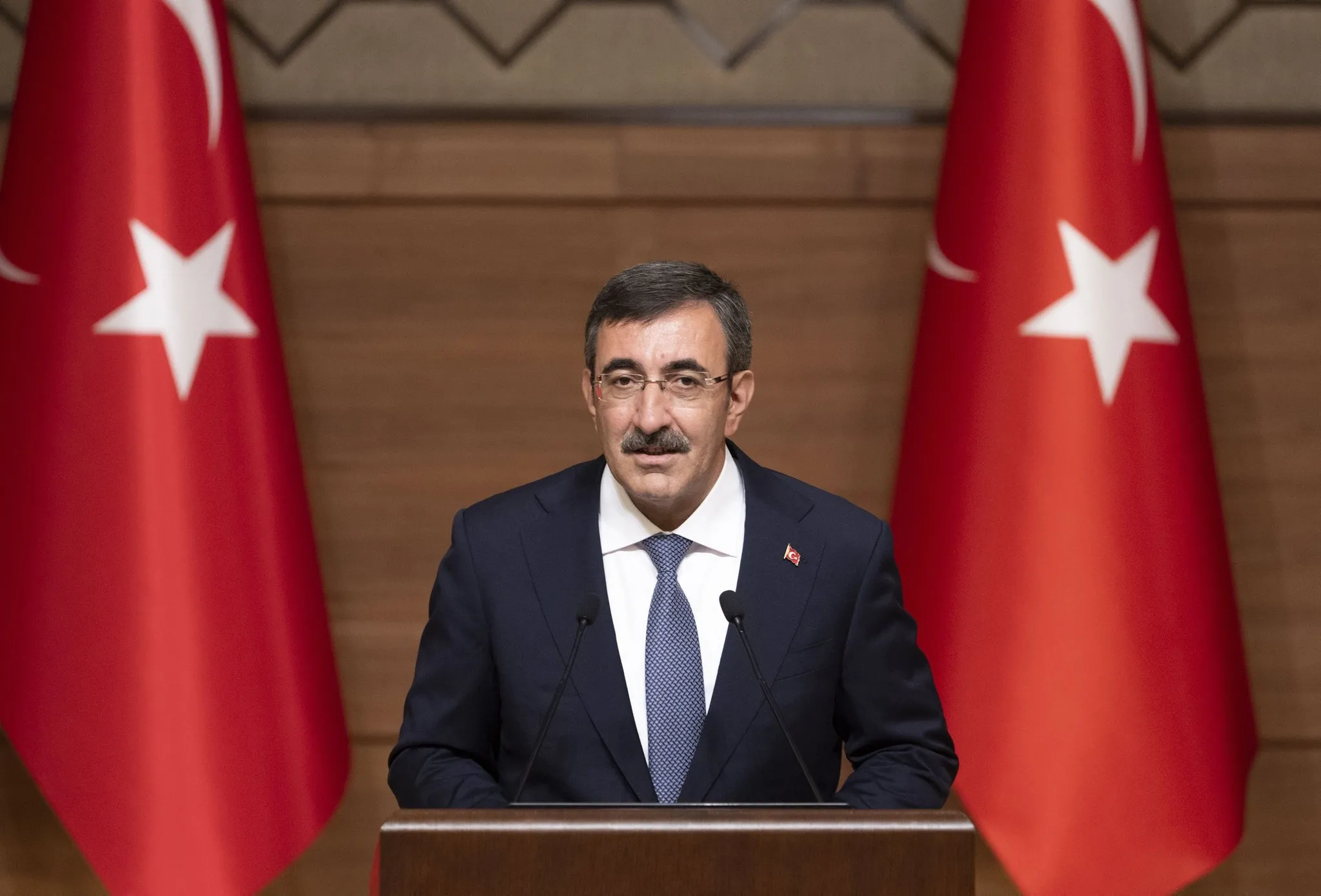 Yılmaz: "Katma değeri yüksek bir ekonomi inşa etmemiz gerekiyor."