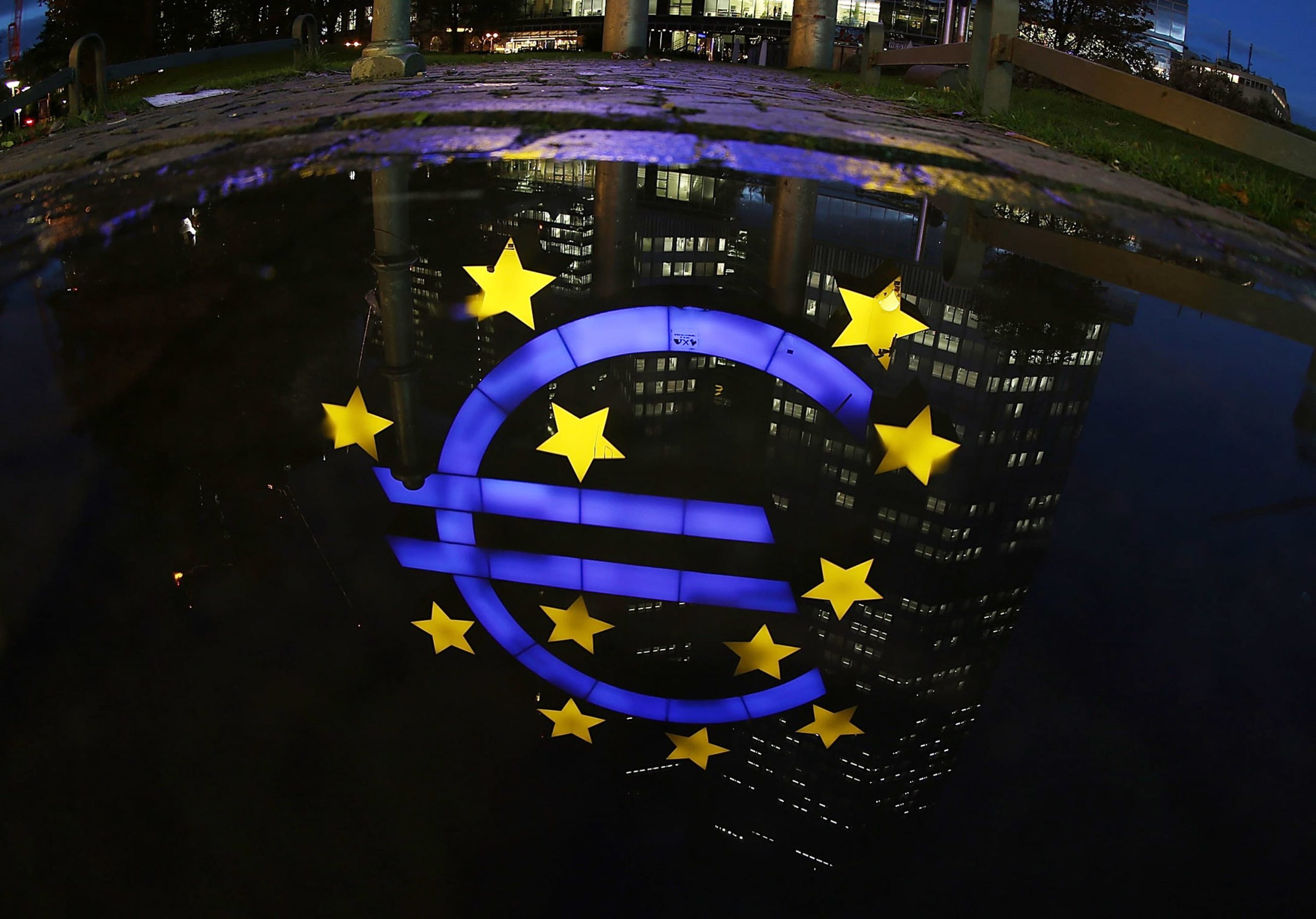 Euro Bölgesi'nde perakende satışlar ekimde düştü