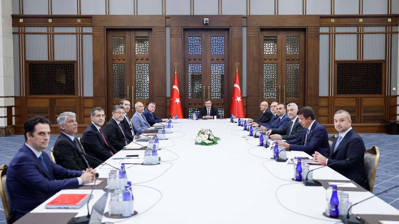 EKK: Ekonomi programını kararlılıkla sürdürüyor ve olumlu sonuçlarını almaya devam ediyoruz