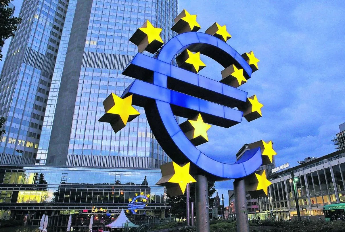 Euro Bölgesi'nde yatırımcı güveni üç ay sonra ilk kez yükseldi