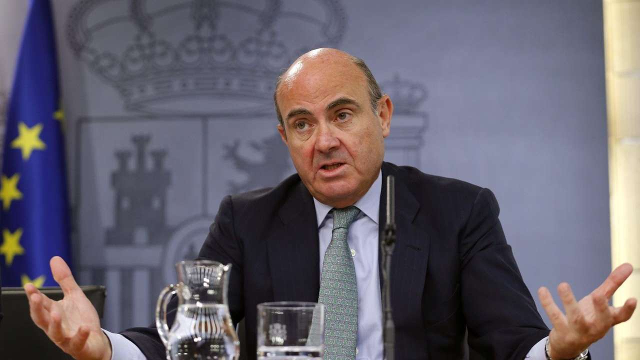 Guindos: Yüksek enflasyonla ilgili endişeler ekonomik büyümeye kaydı.