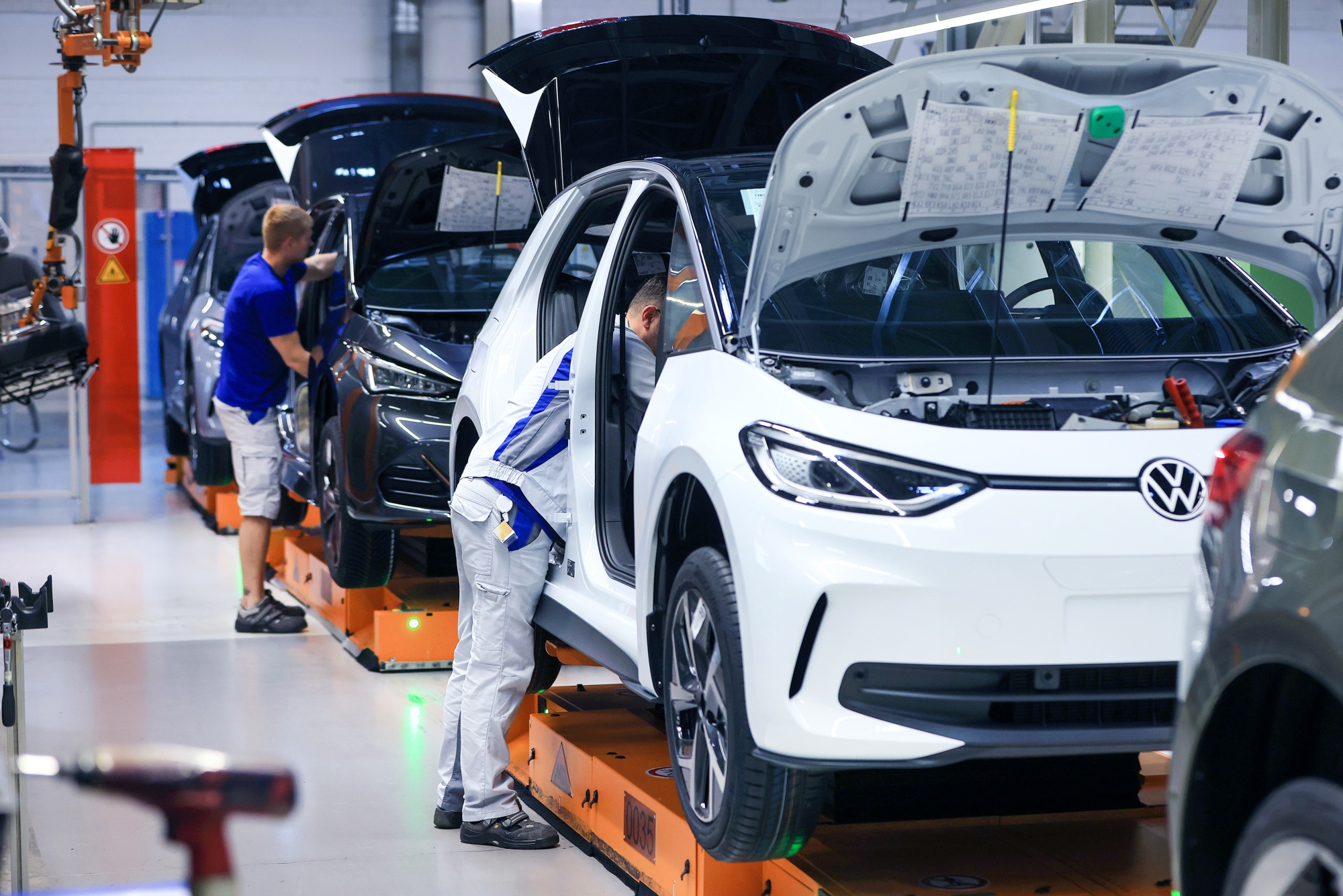 Alman otomotiv sektöründe duyarlılık Mart 2022’den bu yana en düşük seviyesinde