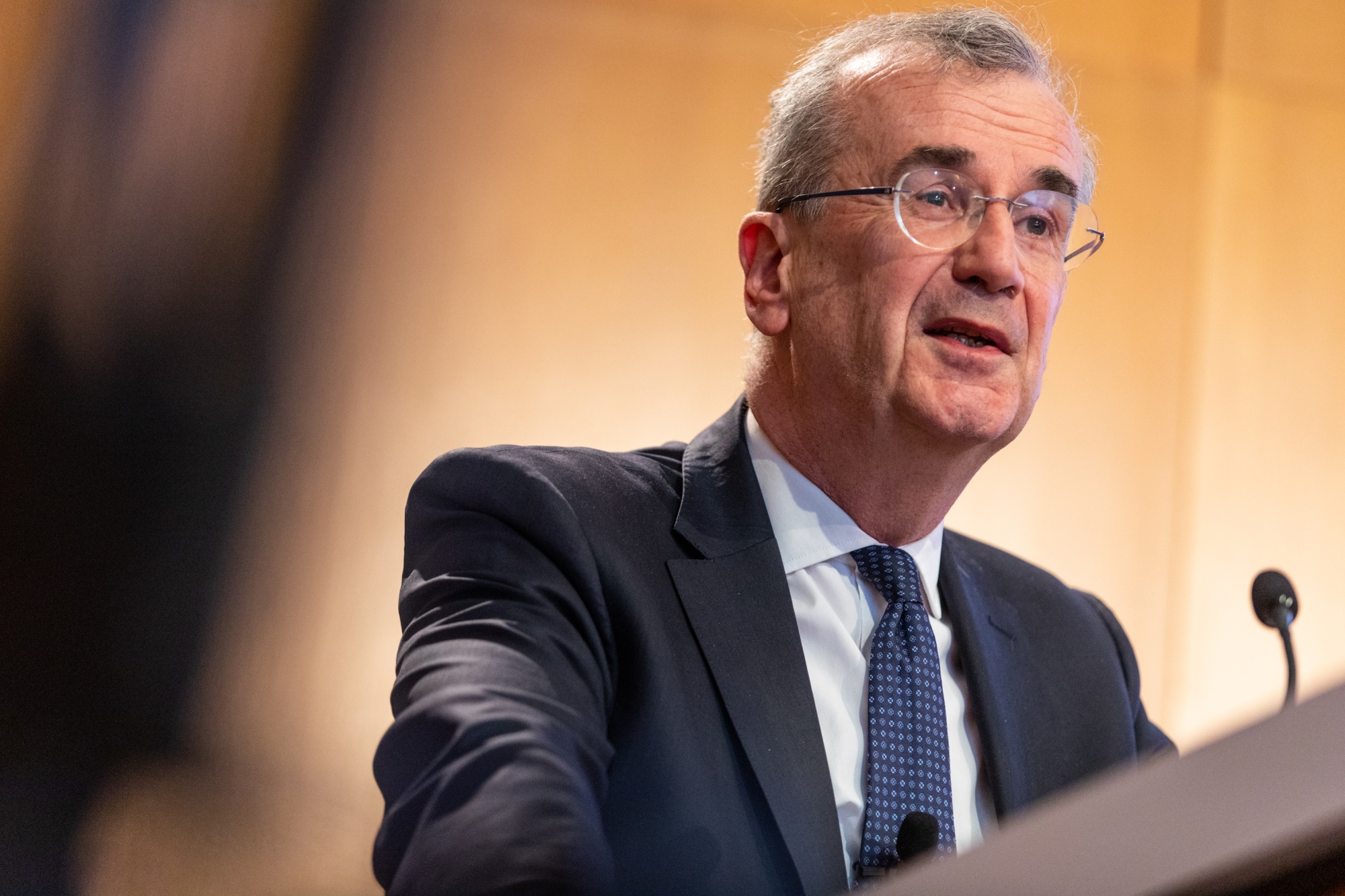 ECB Politika Yapıcısı Villeroy, Trump'ın gümrük vergilerinin Avrupa enflasyonunu etkilemeyeceğini açıkladı