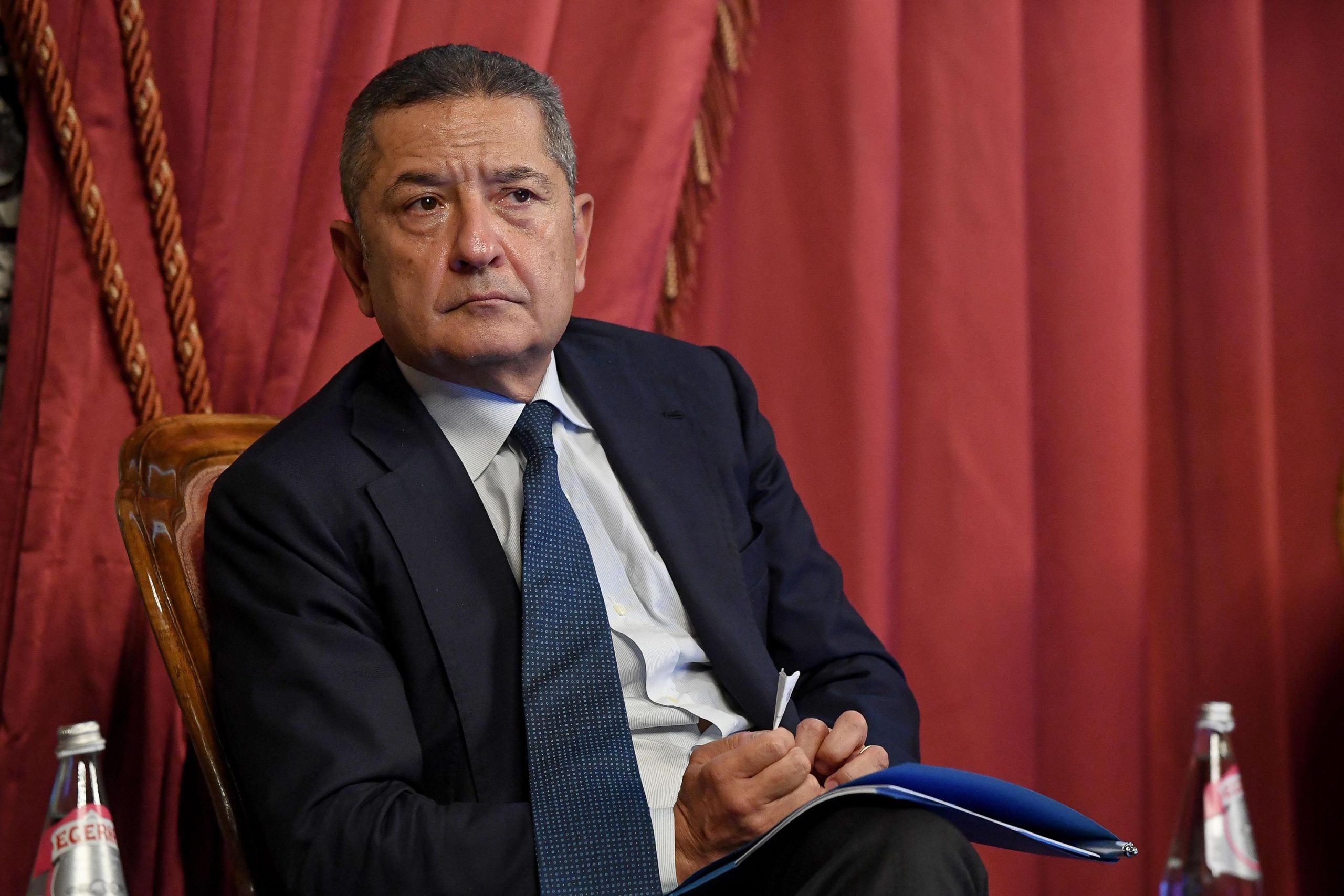 Panetta: ECB, faizleri nötr seviyeye veya altına indirmeli