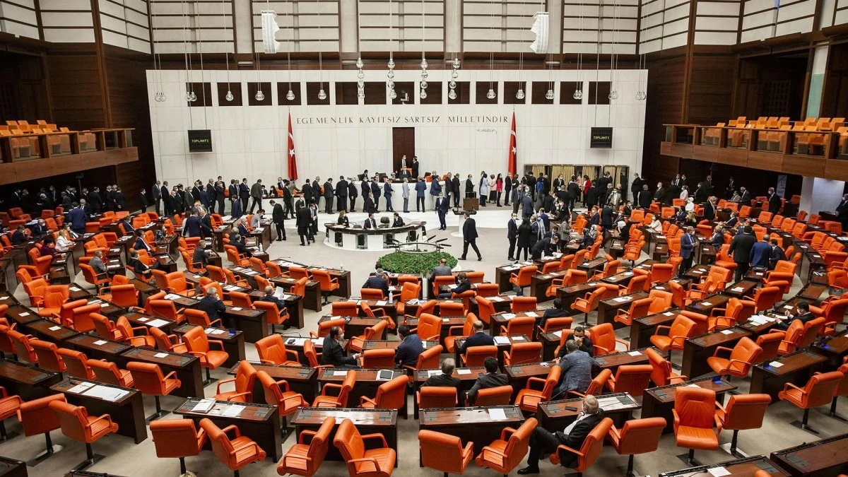 TBMM’de sandalye dağılımı değişti